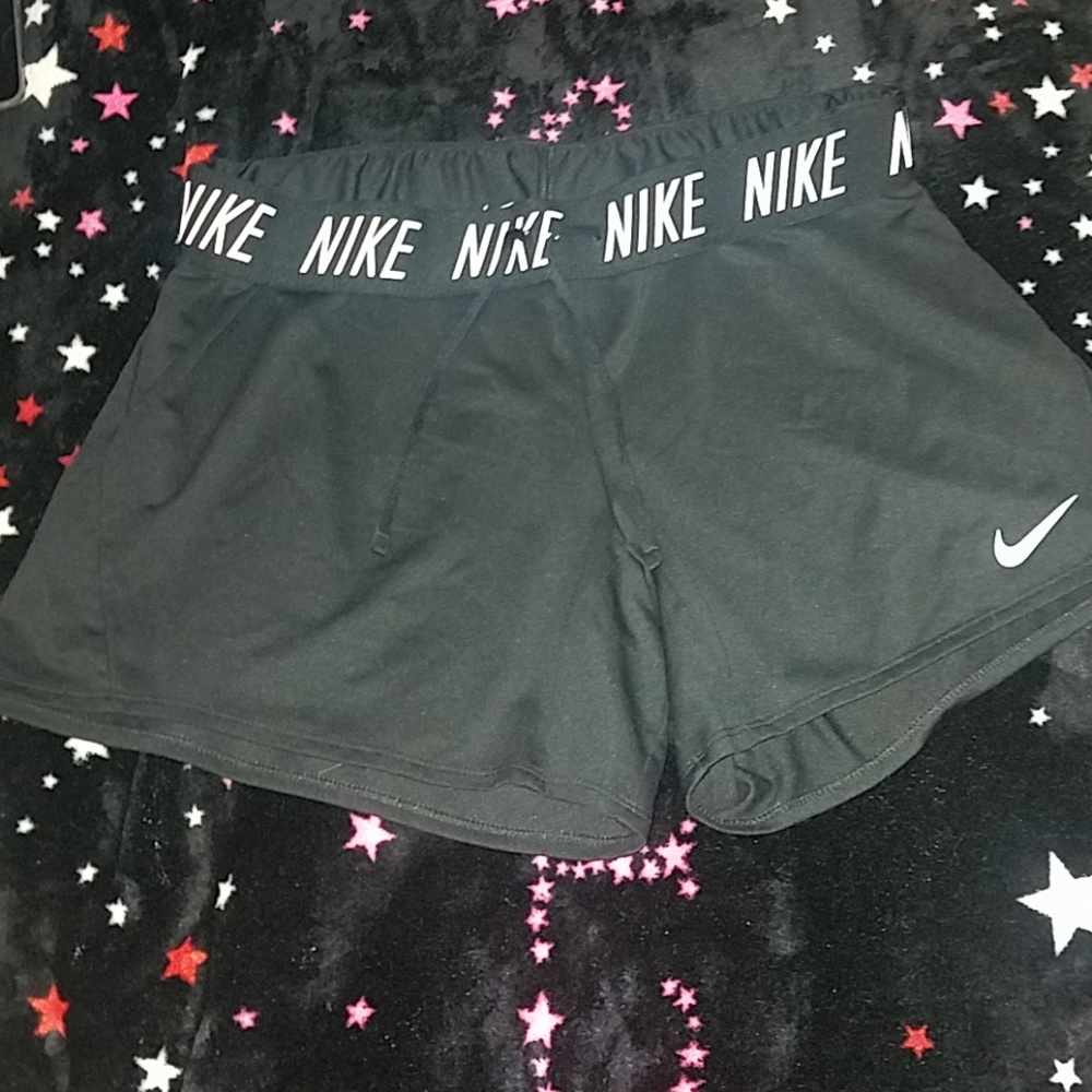 •NEVER WORN• Dri fit nike shirts